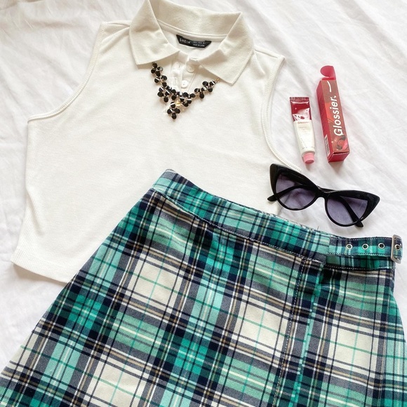 Brandy Melville Emerson Plaid Skirt - Picture 2 of 9